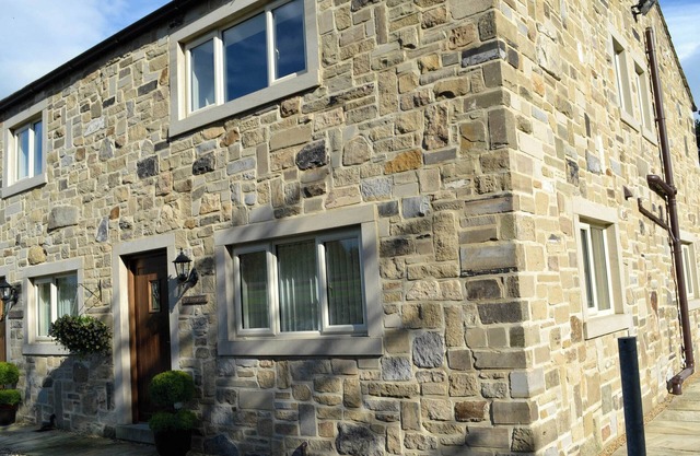 Ideally placed between the quaint market towns of Skipton and Settle.
