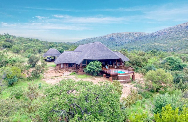 Idwala View - Mabalingwe Game Reserve - Luxe, Self-Catering Safari Getaway