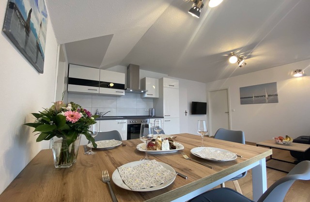 Idyllic apartment in the countryside with south-facing balcony, parking space (wallbox) and bicycle room.