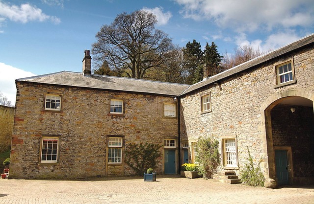 Idyllic cottage sleeping 6 guests in heart of leading wellness centre