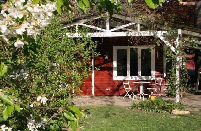 Idyllique chalet Suède 3 (-4) personnes avec terrasse et un grand jardin!