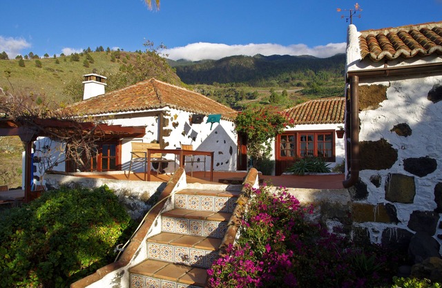 Maison de campagne idyllique, avec beaucoup de fleurs et de tranquillité dans l'ouest ensoleillé de La Palma