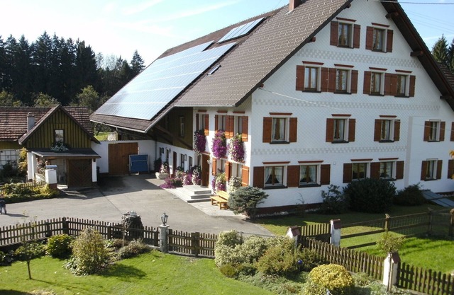 Appartement de vacances idyllique à Ferienhof Wetzel avec jardin et terrasse partagés