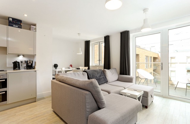 Idyllic Thames riverside 1 bed apartment. SWLondon