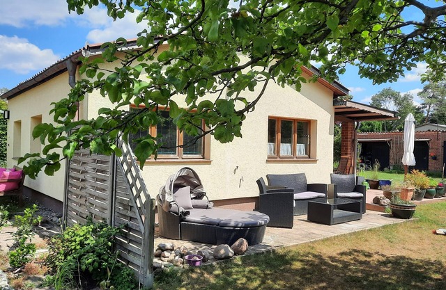 Idyllic vacation home on Gorinsee / Wandlitz, 45 min. from the center of Berlin