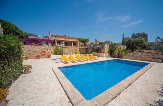 Villa idyllique avec terrasse et piscine – Villa Sa Clota Nova