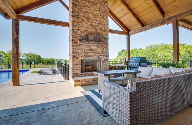 Idyllic Williamstown Retreat w/Hot Tub & Pool!