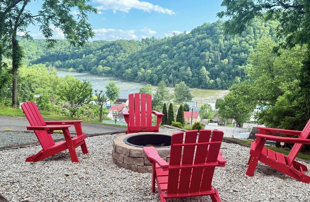 Wildcat Ridge sits on half an acre with miles of views of the New River!