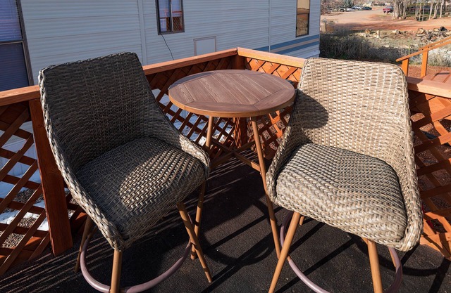 If you see this site, we apologize. It is not for booking thru VRBO.