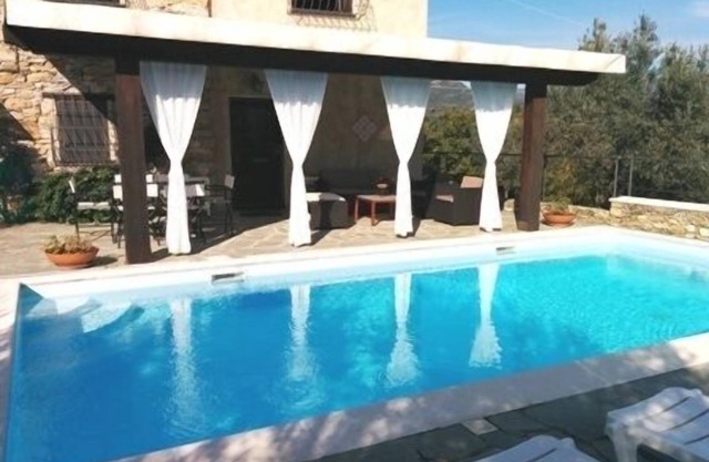 Appartement dans villa de prestige avec piscine privée citra 010002-LT-0001