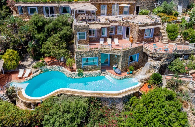 Villa à Torre Delle Stelle avec 10 chambres à coucher, 20 couchages