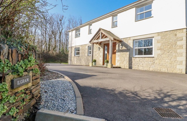 ILGRAM, family friendly, country holiday cottage in St Newlyn East