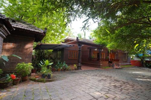 Illam courtyard Heritage Bungalow l 4 BHK