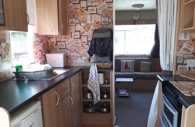 Immaculate 3-Bedroom Caravan on Combe Haven.