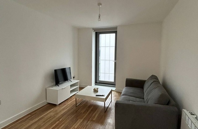 Immaculate 1-Bed Apartment on the 26th floor