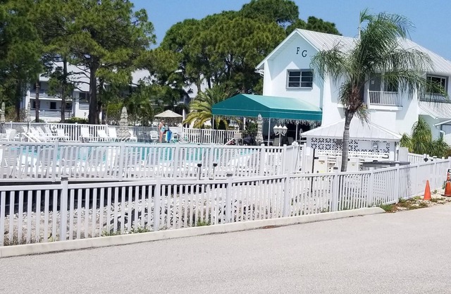 Lovely 1st floor condo in beautiful Englewood FL!
