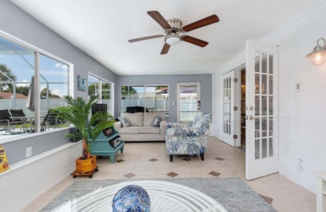 Immaculate 4/2 pool home in Village Green near Anna Maria Island