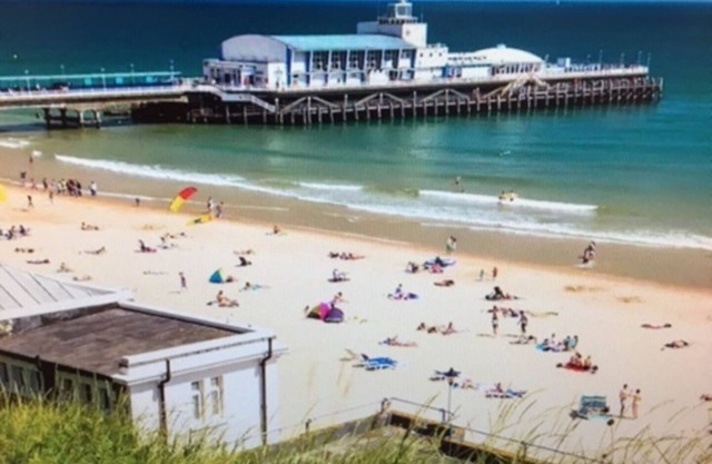 Immaculate 4-bed Apartment in Bournemouth & spa