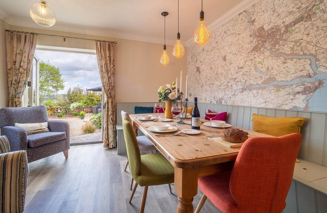 Immaculate luxury retreat in pretty village with great pubs - Box Valley Cottage