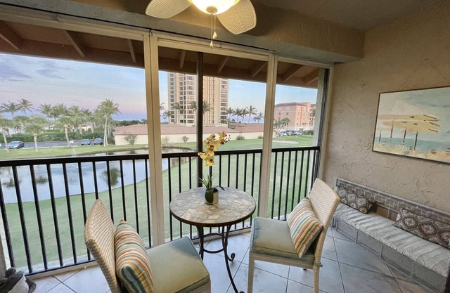 VUES OCÉAN / GOLF dans Immaculée Condo sur la belle île de Hutchinson.