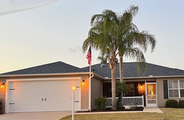 Immaculate Ranch home in Village of Duval