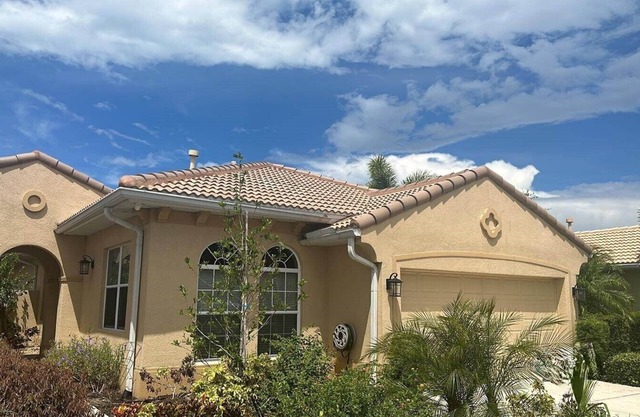 Immaculately clean 3-bedroom bungalow with AC, fitness room in peaceful Nokomis