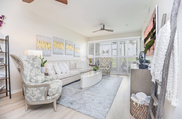 Immaculately decorated in Amenity Rich Golf Resort