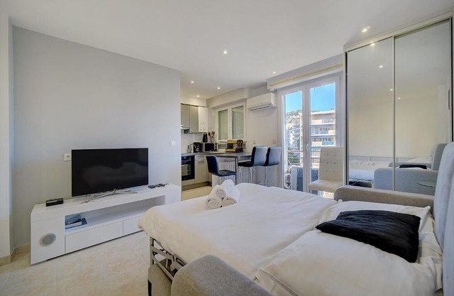 IMMOGROOM - Cozy - Cannes Center - AC in living room - Close to the sea