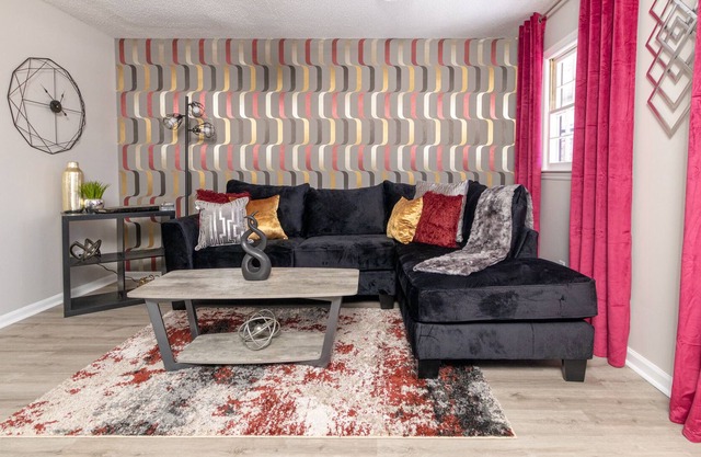 ★Impeccable 2BR Apartment ★ Upstairs ★Fast WiFi