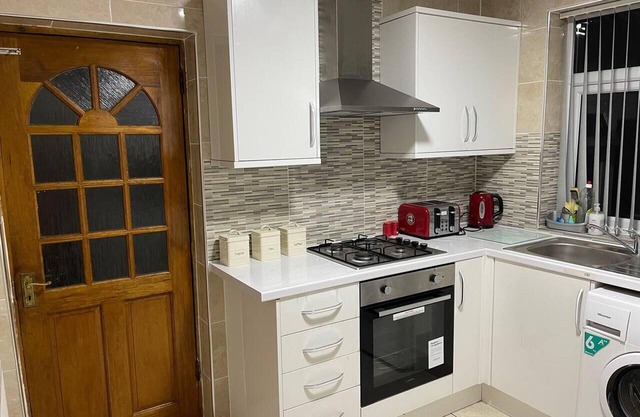 Impeccable 3-bed House in Birmingham