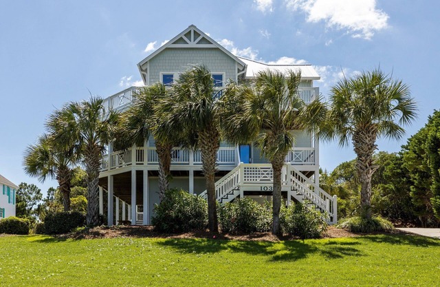 Impeccable Oceanview Home with elevator, hot tub, private pool