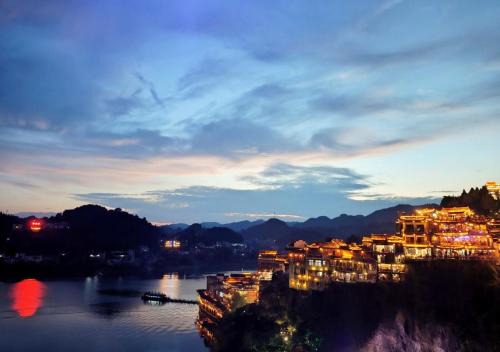 Impression Inn Furong Town Waterfall Branch