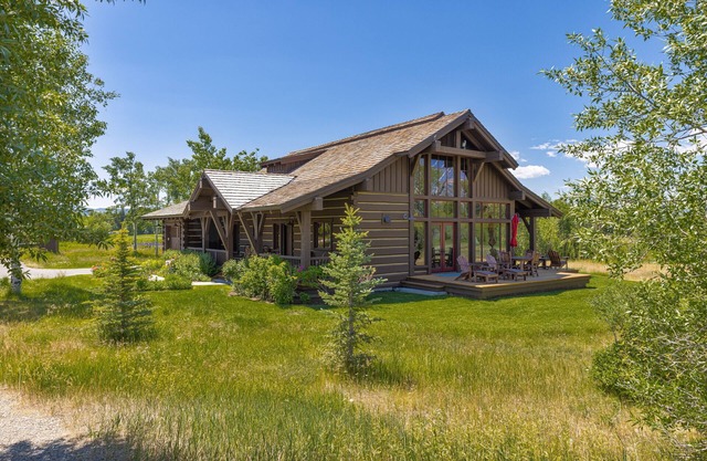 Impressive mtn-view home near national parks with deck, fireplace, & streaming