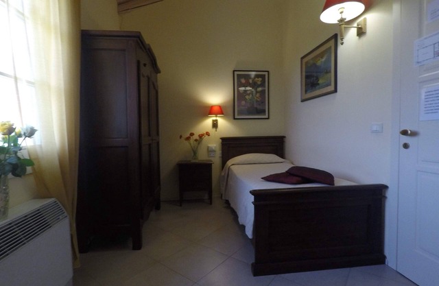 Dans ferme du 16ème siècle Chambre simple avec vue sur le jardin