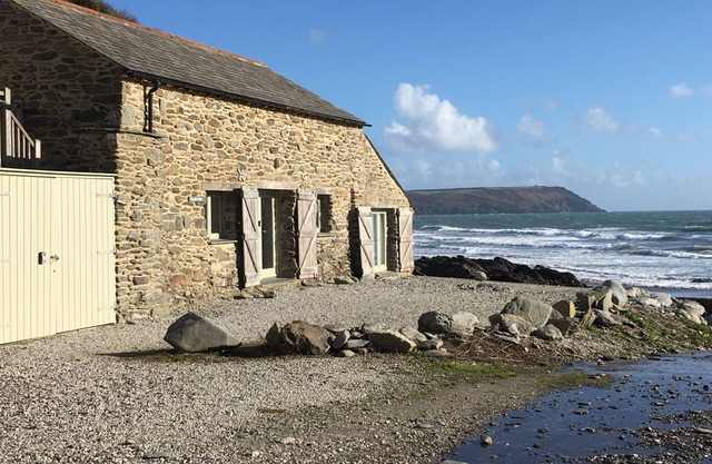Ce cottage spacieux et confortable occupe une position exceptionnelle sur la plage.