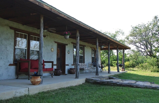 Casa del Pastor est une cabane isolée adobe construit dans le style territorial.