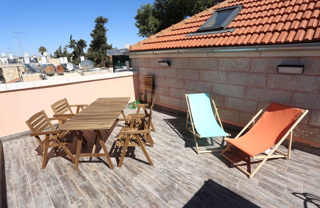 Dans un Baka magique, un immense chalet de luxe de 2 unités