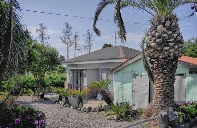 Au mont. Sanbang Orange Farm House 1