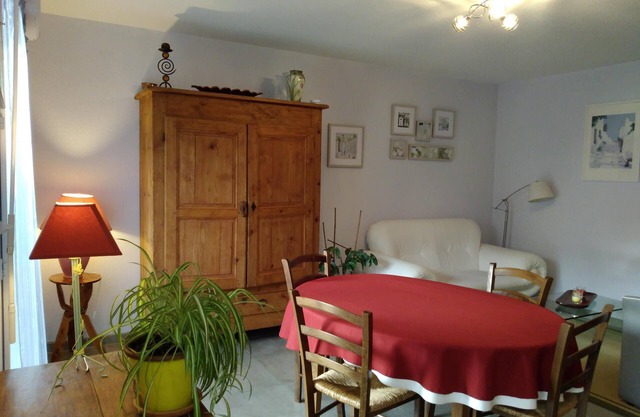 Dans ville thérmale, bel appartement T3 avec terrasse