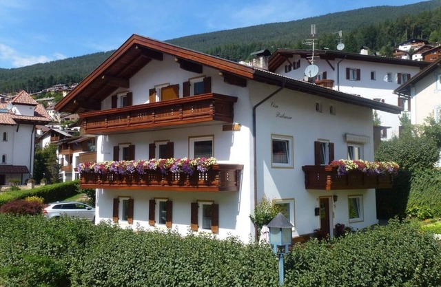 Au cœur des Dolomites de Val Gardena, le meilleur emplacement est idéal pour des vacances sans voiture