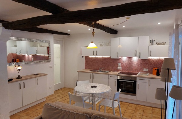 In the heart of a medieval French village. One bed apartment. Pet friendly