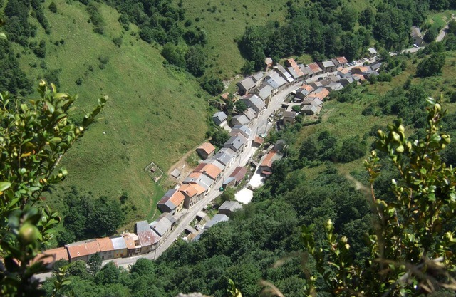 Au coeur d'un village montagnard, préservé, accueillant et fleuri