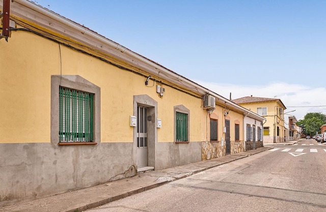 In the Madrid metropolitan area, this functional vacation apartment welcomes you.