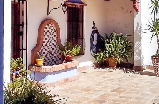 Homerez - Grande maison pour 10 pers. avec jardin et terrasse à La Campana