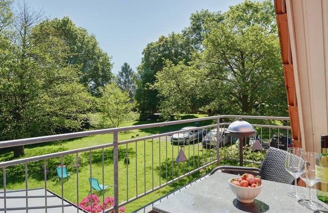 Dans cette belle suite junior pour deux personnes, certifiée 3 étoiles par la télévision numérique, se trouve une chambre avec un lit double (140x200 cm), une cuisine et un balcon donnant sur la campagne.