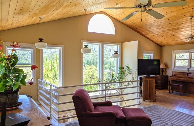 In Town - CASA EL CAPITAN - Near Yosemite, Walk to restaurants, shops, hiking