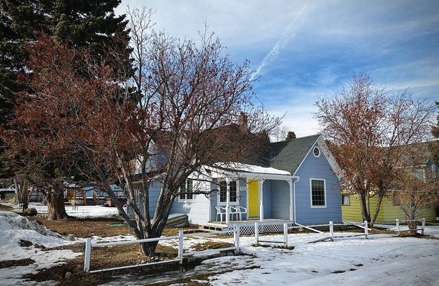 In-Town Home, Hot Tub, Wifi & Minutes to Skiing