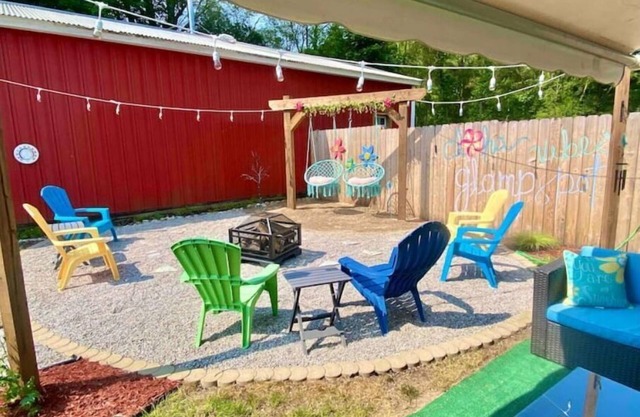 In town private, cozy RV spot with a great vibe! This is glamping at it’s best!