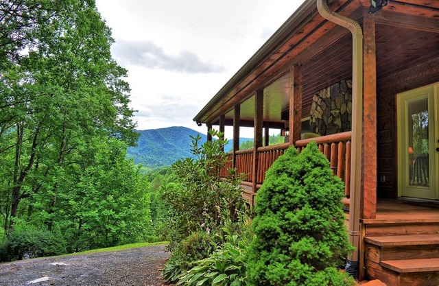 Incomunicado-Nice cabine w / HOT TUB, table de billard, Wi-Fi, Fire Fire, Animaux OK!