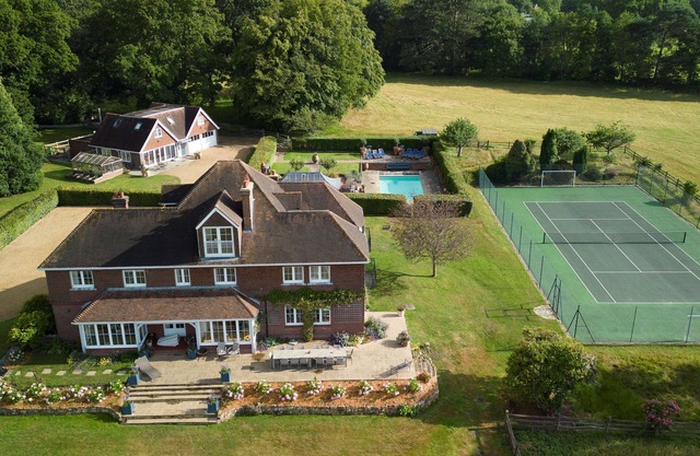 Smart Country House & Seperate Cottage à 30 acres avec piscine et court de tennis